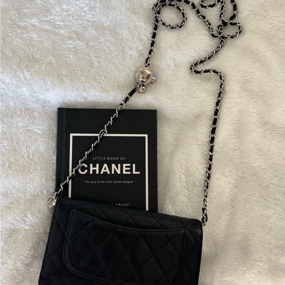 Authentic CHANEL Matelasse wallet on chain crossbody bag - Picture 2 of 15